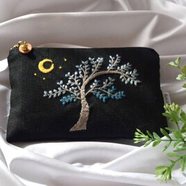 「月夜の木」手刺繍ポーチの画像