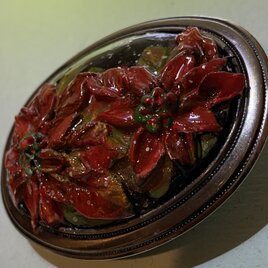 ポインセチアのブローチ