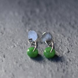 翡翠のピアスの画像