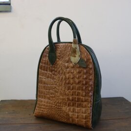 2トーンカラーの縦長ボストンbag