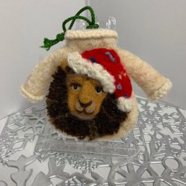 大きなセーターのクリスマスオーナメント(ライオンサンタ)の画像