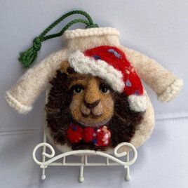 大きなセーターのクリスマスオーナメント(ライオンサンタ)の画像