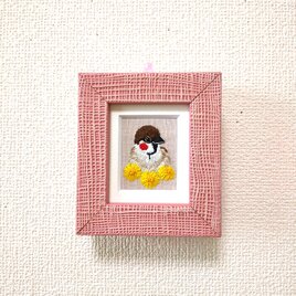 手刺繍フレーム「たんぽぽ雀」の画像