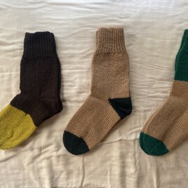 手編みの靴下　カラシブラウン　or ベージュ　or ベージュグリーン　の画像