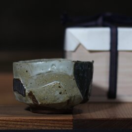 陶器 【灰釉 塗り分け抹茶椀】mat224（G）の画像