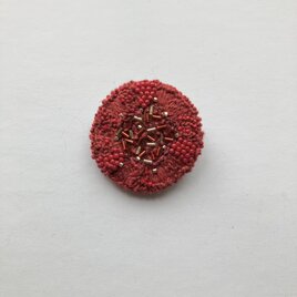 赤い果実　akaikajitsu  刺繍ブローチの画像