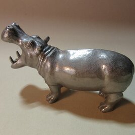 口を開けた河馬(W125）の画像