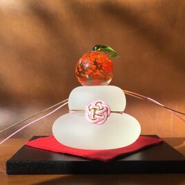 ガラスの鏡餅　みかんセパレート〜桜色〜　黒台付きの画像