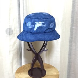 綿100% ロウケツ染藍染め帽子　ツバメの画像