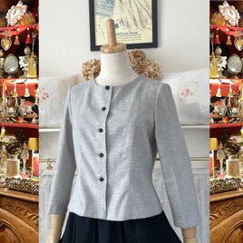 ライトグレー・ウールのブラウス『前開き・七分袖・ハオリモノ・カーディガン・シンプルシック』