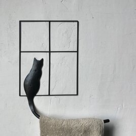 窓辺の猫のタオルハンガー　後ろ姿タイプの画像