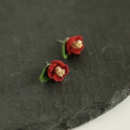 タティングレース×ビーズ　椿ピアス　赤の画像