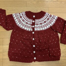 ノルディック柄の丸ヨークカーディガン（赤）の画像