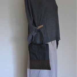デニム濃紺・茶ミニバッグの画像