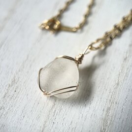 《14kgf》波の一雫 ホワイトシーグラスのネックレス 50cm