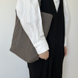 SHOULDER TOTE (L)  / smokygrayの画像