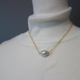 大きな白蝶真珠のネックレス