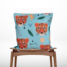 森のクッション Cheetah design -ヒノキの香り-の画像