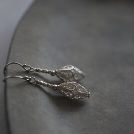 カレンシルバーとレースのようなフィリグリーのピアス（silver925）orイヤリングの画像
