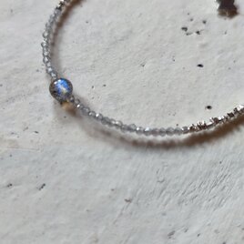 A様ご依頼品　　ラブラドライトとカレンシルバーのブレスレットの画像
