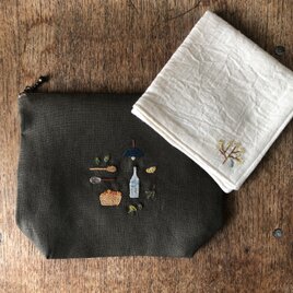手刺繍マチ付きポーチとダブルガーゼハンカチのセットの画像