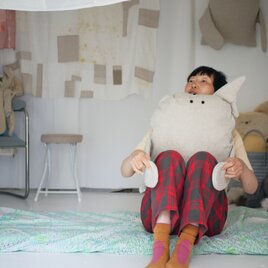 つぶらな目の天使 リネンの抱き枕カバーの画像