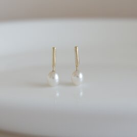 パールとゴールドのピアス K10の画像