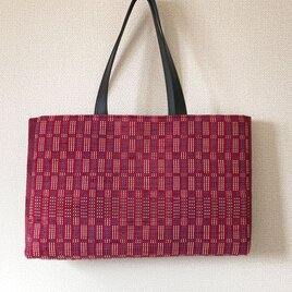 裂き織り　新春～紅色ハンドバッグ（牛革持ち手）の画像