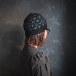 北欧から発送 / ニット帽 / Fjädersnö(黒×ペトロール)の画像