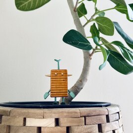 「mini soil」木製オーナメントの画像