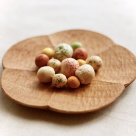 樺(カバ)の花皿の画像