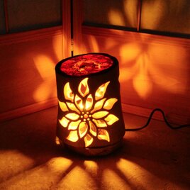 極太竹灯籠 両面彫り 竹灯り 竹ランプ 炎のゆらめき〜〜桜木〜〜 | iichi  日々の暮らしを心地よくするハンドメイドやアンティークのマーケットプレイス