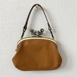 ぱかっと開くとお部屋が3つの親子がまぐち♪持ち手が付いた、くるりんしっぽのリスさん本革ミニ財布