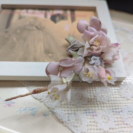 ブローチ八重桜と野すみれ（桜色）B157