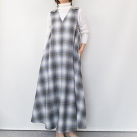 ふんわりウールのマキシドレス【グレー×白×イエロー・オンブレチェック・Vネック・マキシ丈】