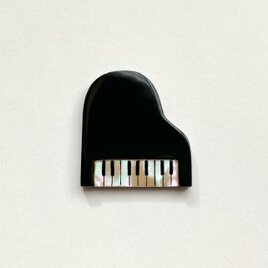 《現品限り》ピアノのブローチ 螺鈿・漆塗りの画像