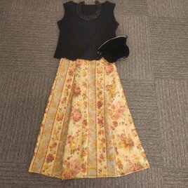 ★約73㎝まで★ジャガード織のゴージャスな生地★ウエストゴムのスカート★の画像