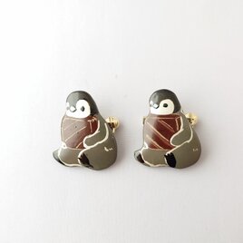 チョコと皇帝ペンギンひな 漆ブローチの画像