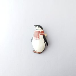 マフラーヒゲペンギン 漆ブローチの画像