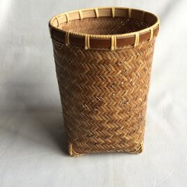 網代編み竹かご（煤竹）の画像