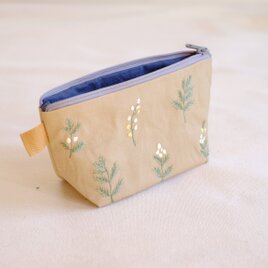 横振り刺繍のミモザポーチ/ベージュの画像