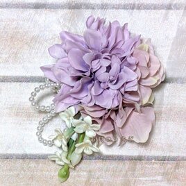 ダリアとブバリアのコサージュ　～クリームパープル～の画像