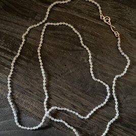 WhiteカルセドニーのNecklaceの画像