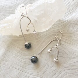 ピアス　月の雫のダンス〈Dance of the Moon Drops〉★ナチュラルシリーズの画像