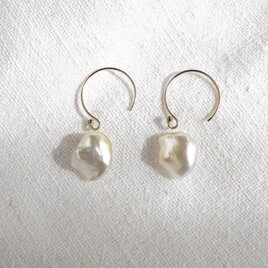 専用　Tahitian baroque pearl earringsの画像