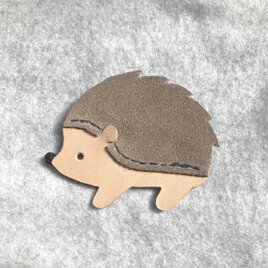 動物ブローチ　ハリネズミ　レザー