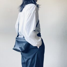 ファスナー付ポシェットの画像