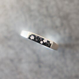 『nyan』Ashiato Baguette Signet RING / SV925の画像