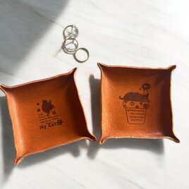 猫の日　本革　レザートレイ  2個セット｜猫好き必見！小物入れ｜アクセサリー＆鍵置き収納の画像