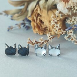 【受注制作】金属アレルギー対応/選べる/2種類/猫/黒猫/白猫/ねこ/天然石/ダブレット/スタッド/一粒/ピアスの画像
